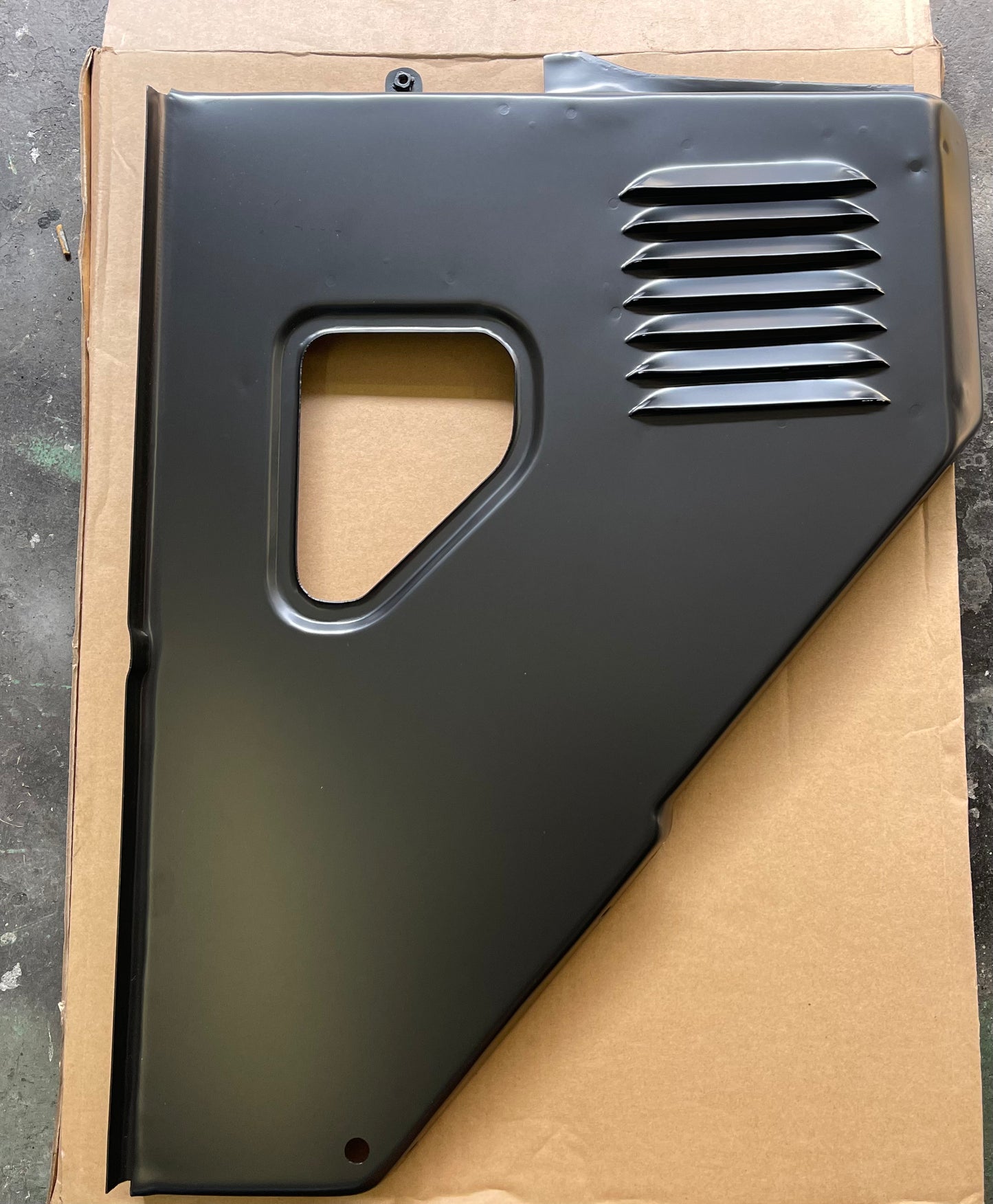 40series カウルサイドパネル RH ASSY